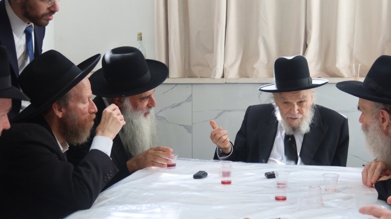 באדיבות המצלם