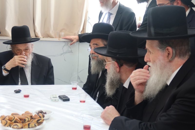 באדיבות המצלם