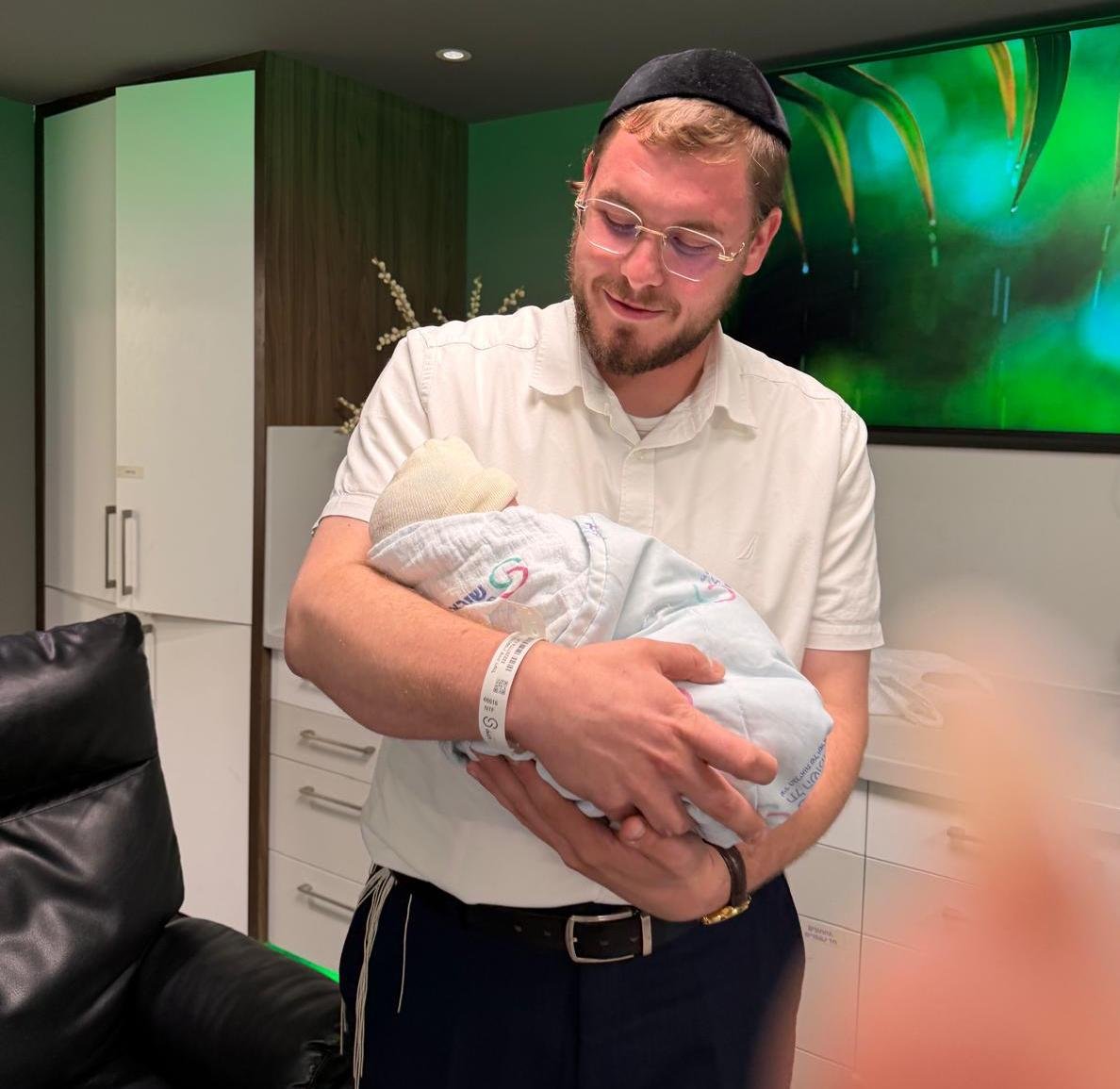 באדיבות המצלם