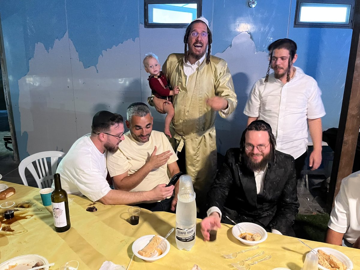 באדיבות המצלם
