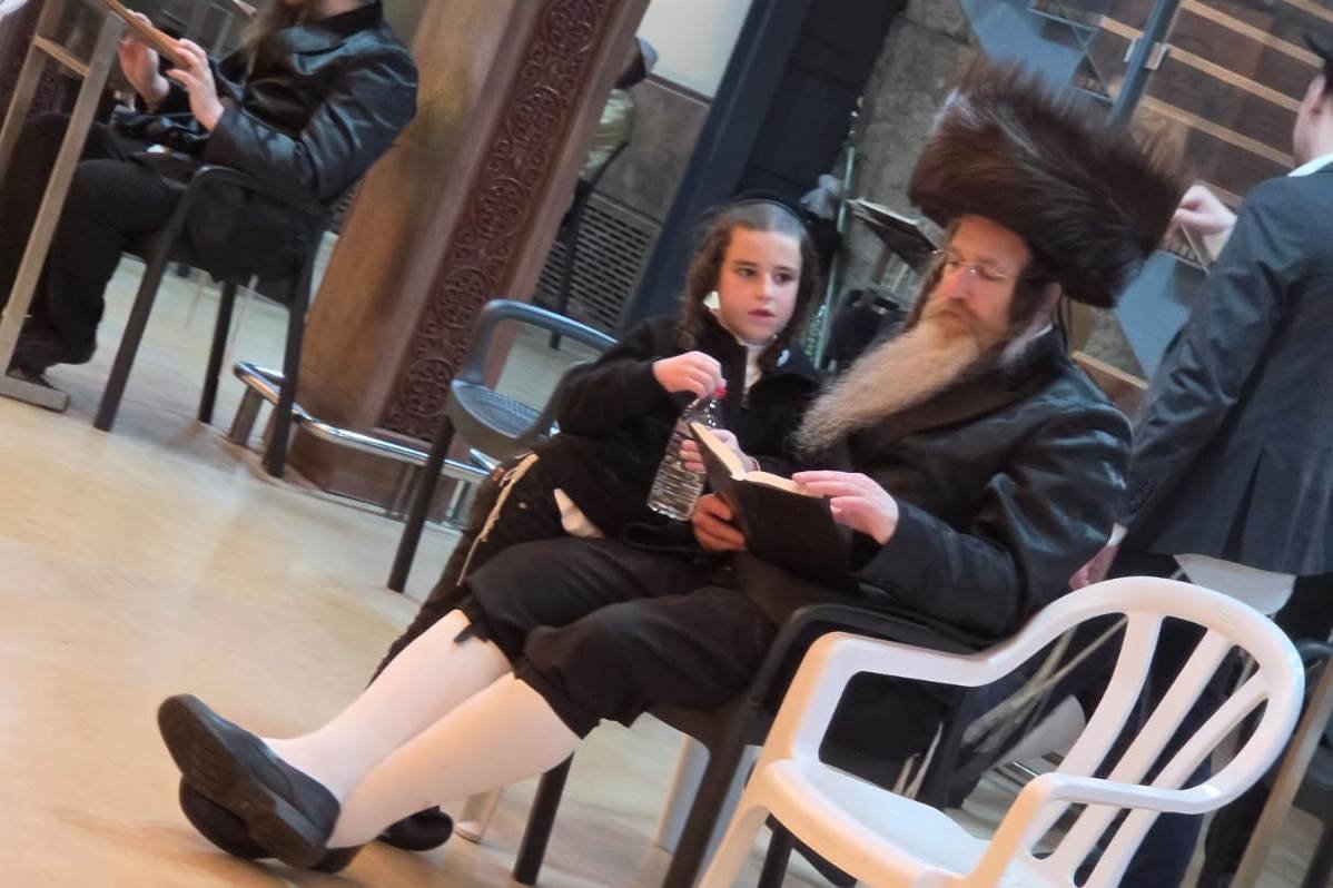 באדיבות המצלם