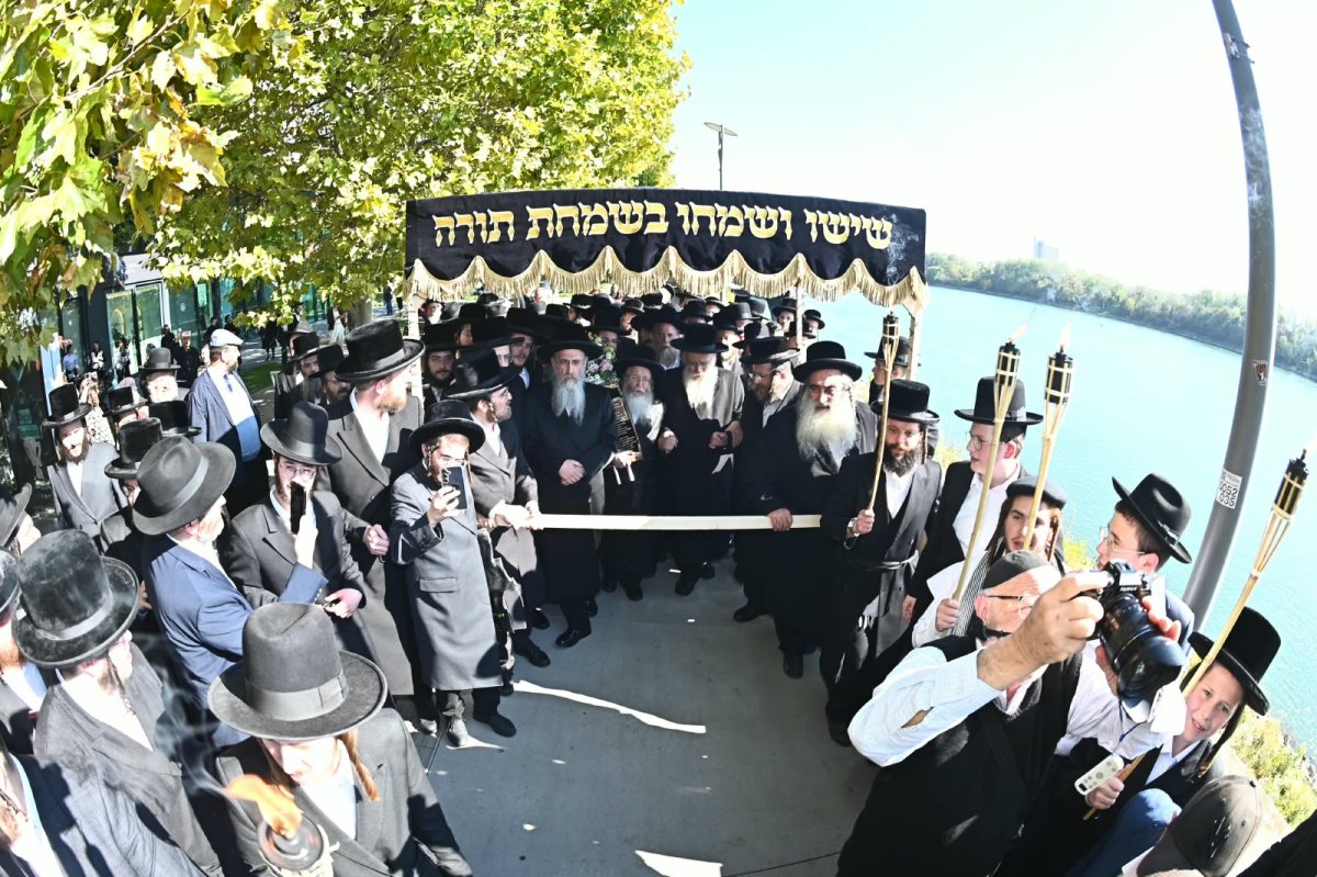באדיבות המצלם