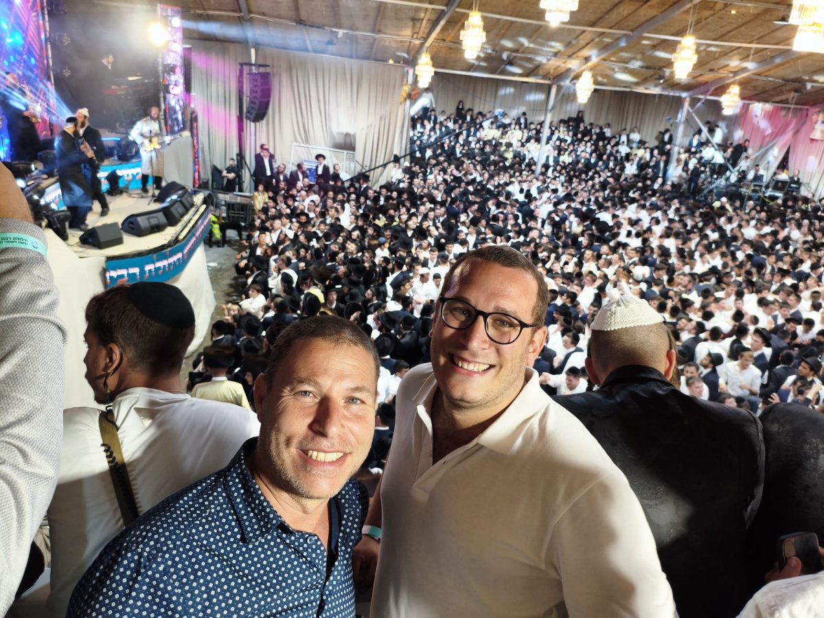 באדיבות המצלם