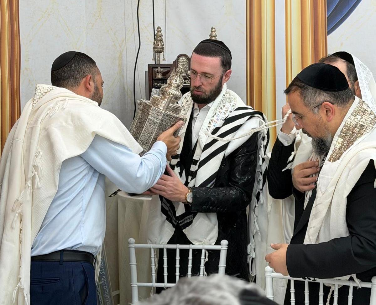 באדיבות המצלם