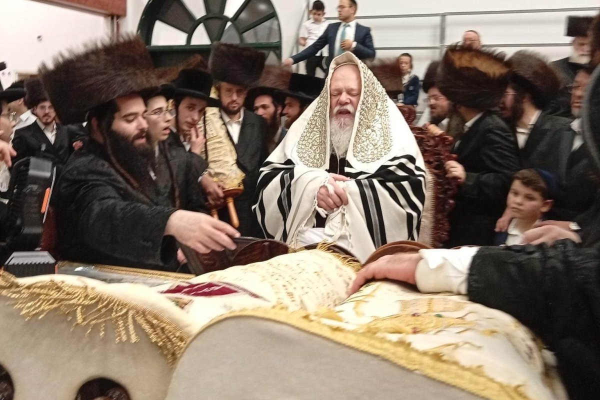 באדיבות המצלם