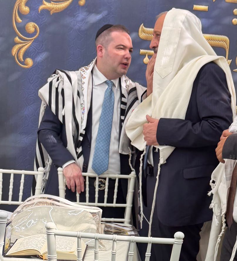 באדיבות המצלם
