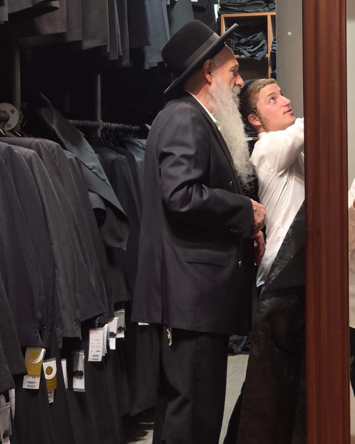 באדיבות המצלם