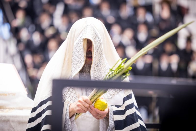 אברומי בלום, אחים לאנטשעווסקי, אייזיק ג. ואייזיק י.