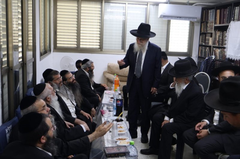 באדיבות המצלם