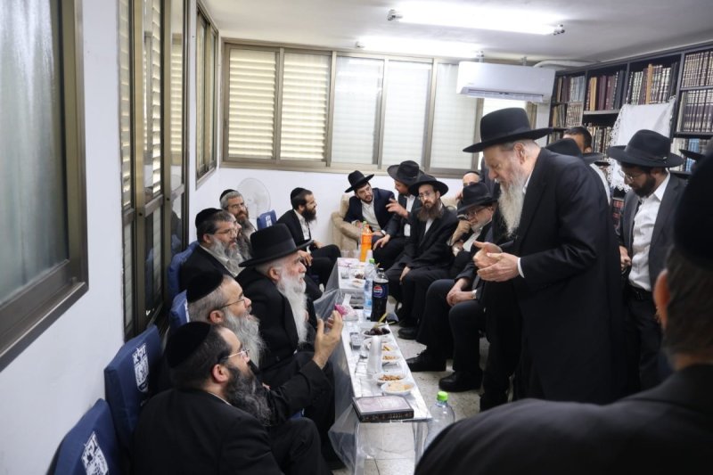 באדיבות המצלם