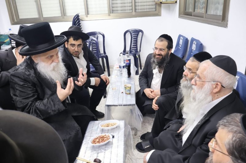באדיבות המצלם