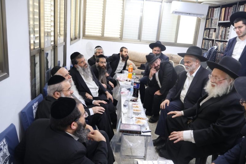 באדיבות המצלם