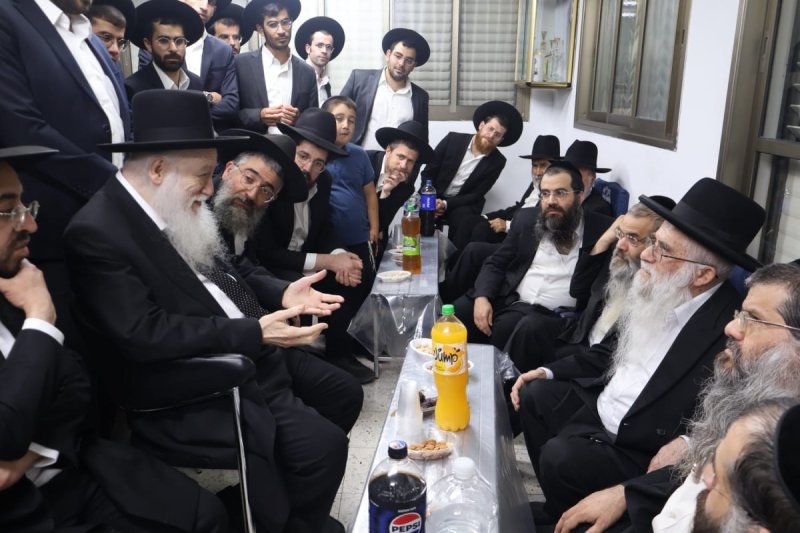 באדיבות המצלם