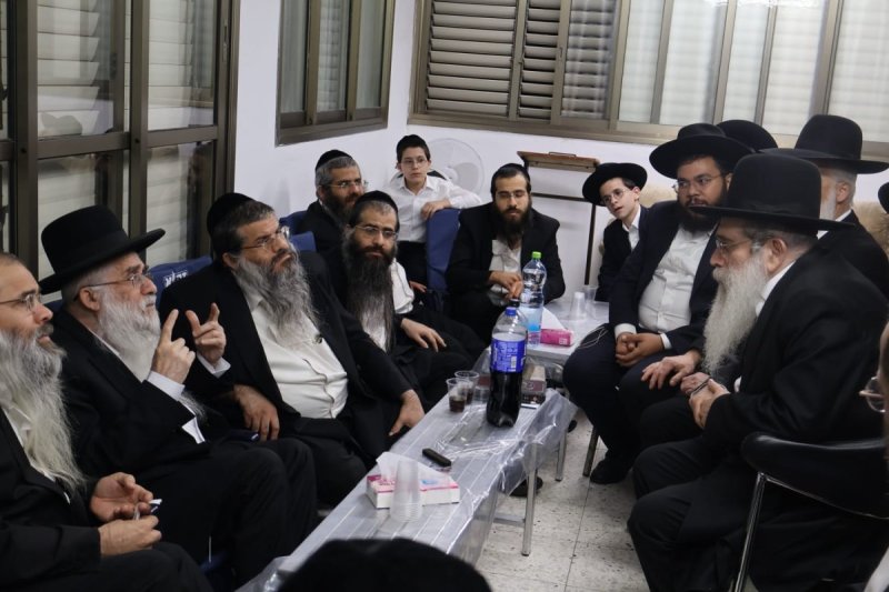 באדיבות המצלם