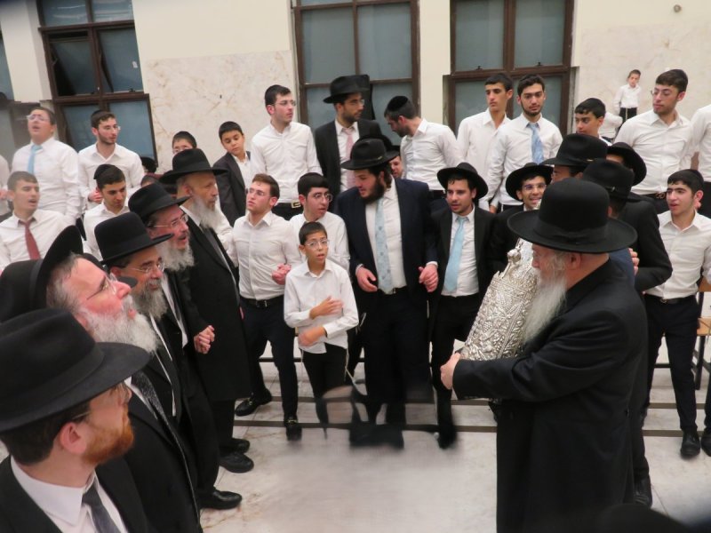 באדיבות המצלם