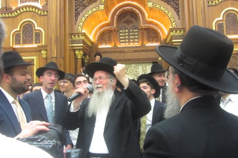 באדיבות המצלם