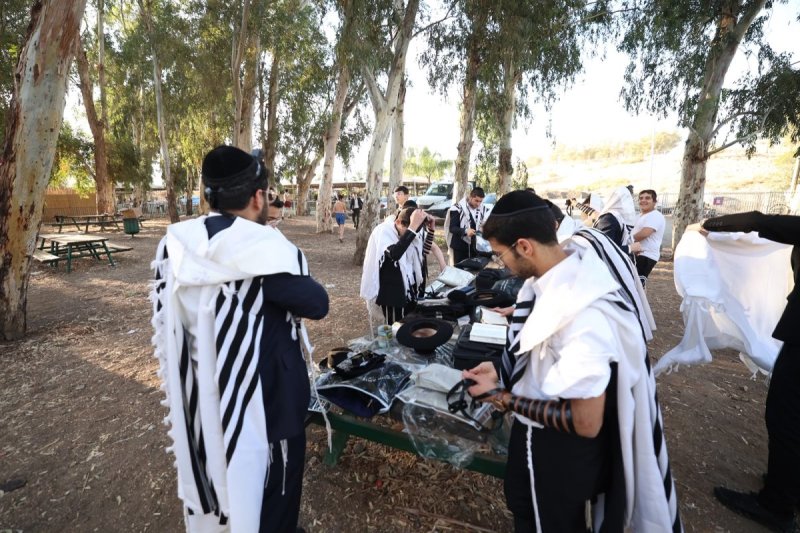 באדיבות המצלם