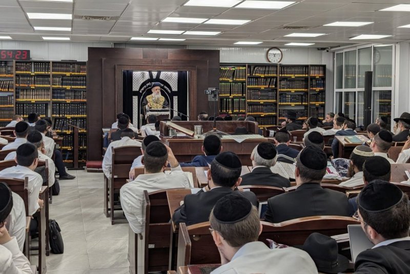 באדיבות המצלם