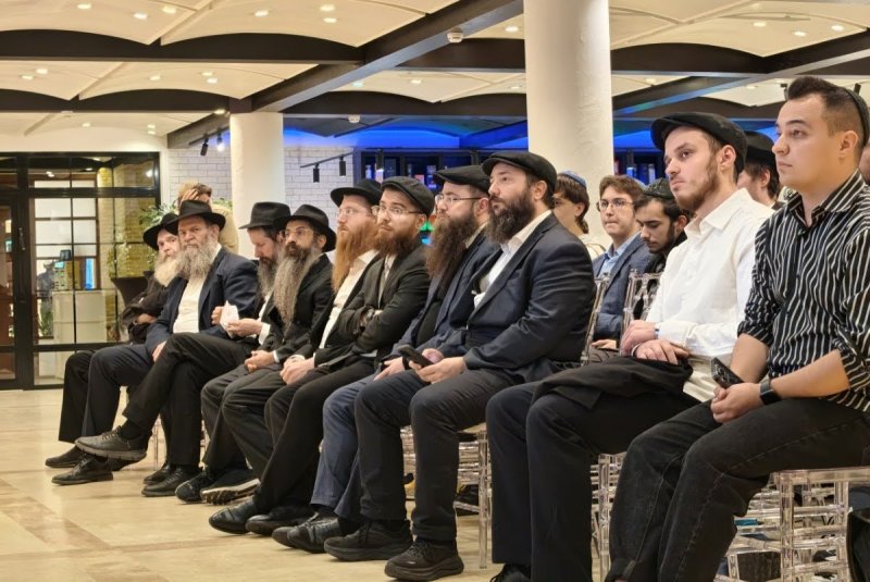 לוי נזארוב