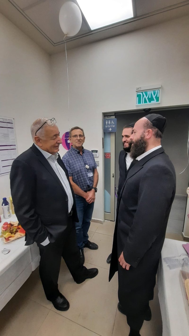 יחצ