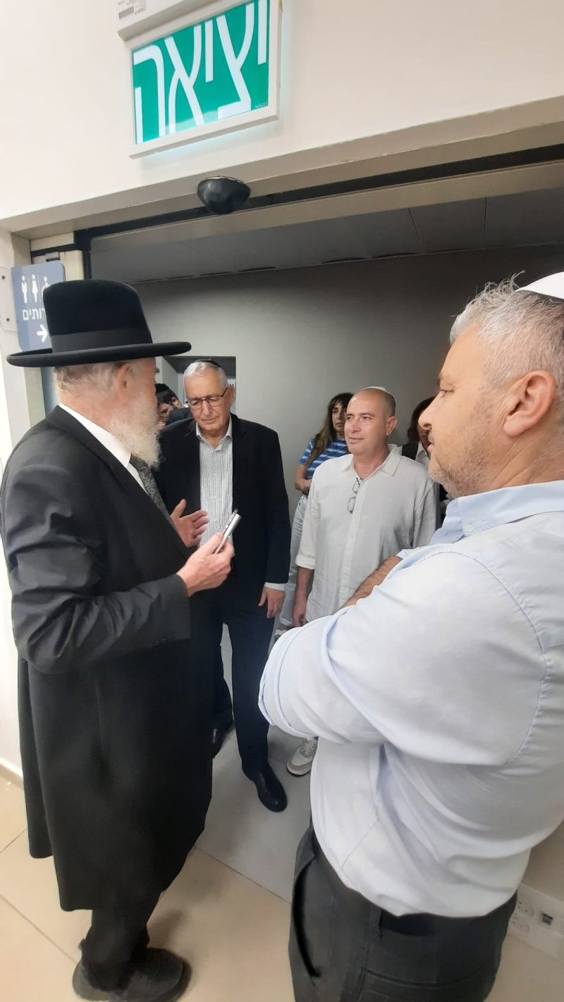 יחצ