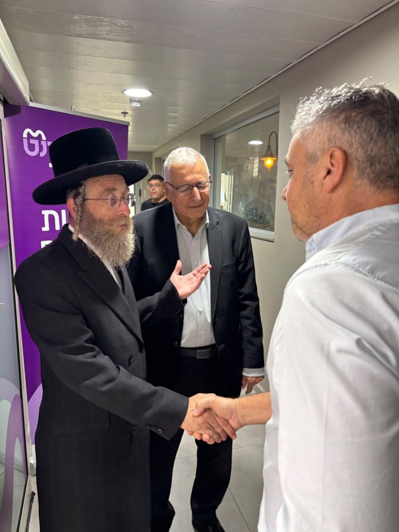 יחצ