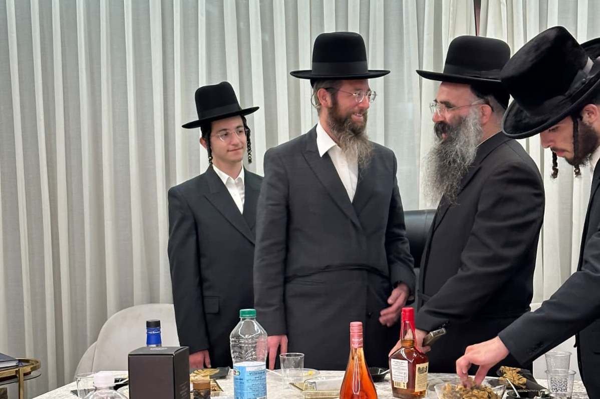 באדיבות המצלם