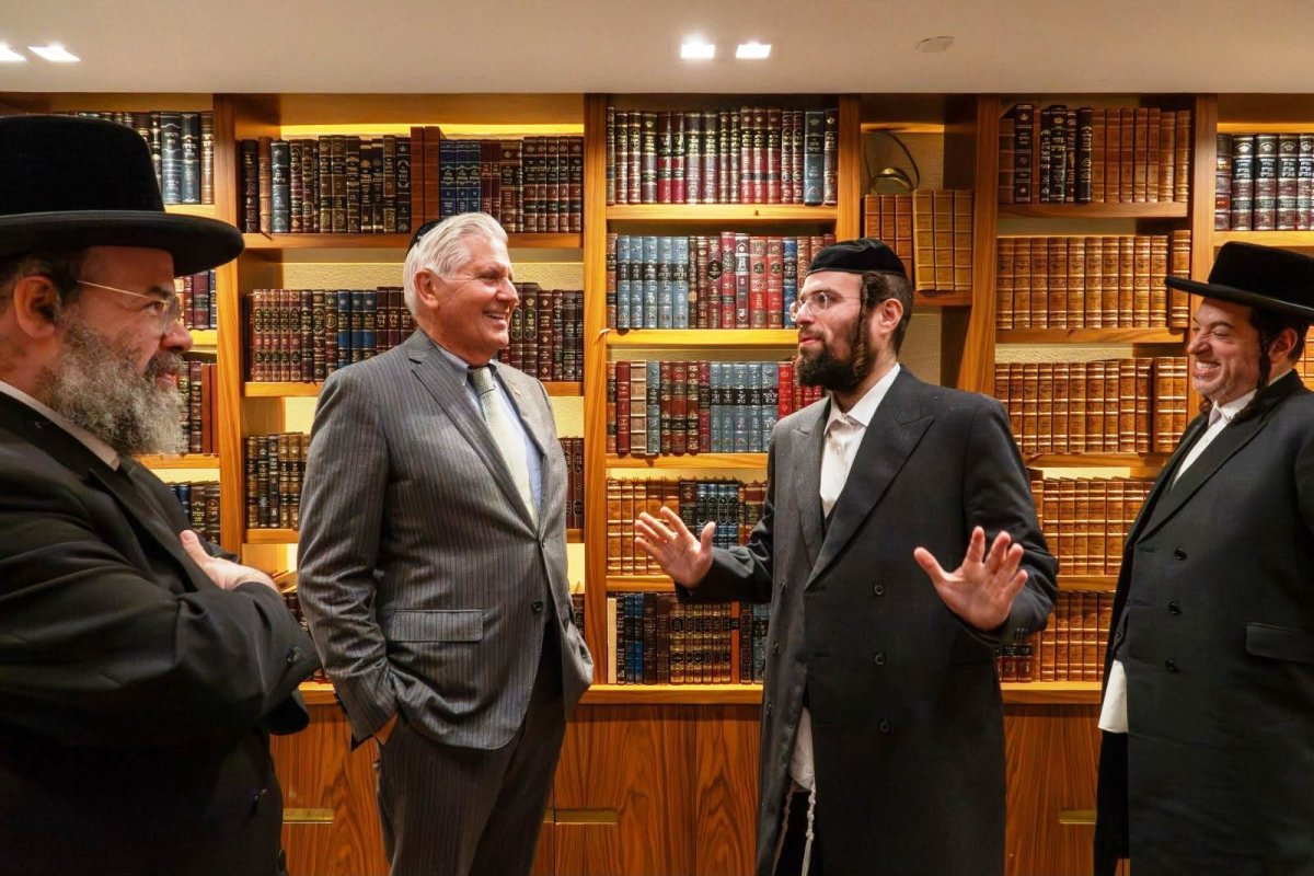 באדיבות המצלם