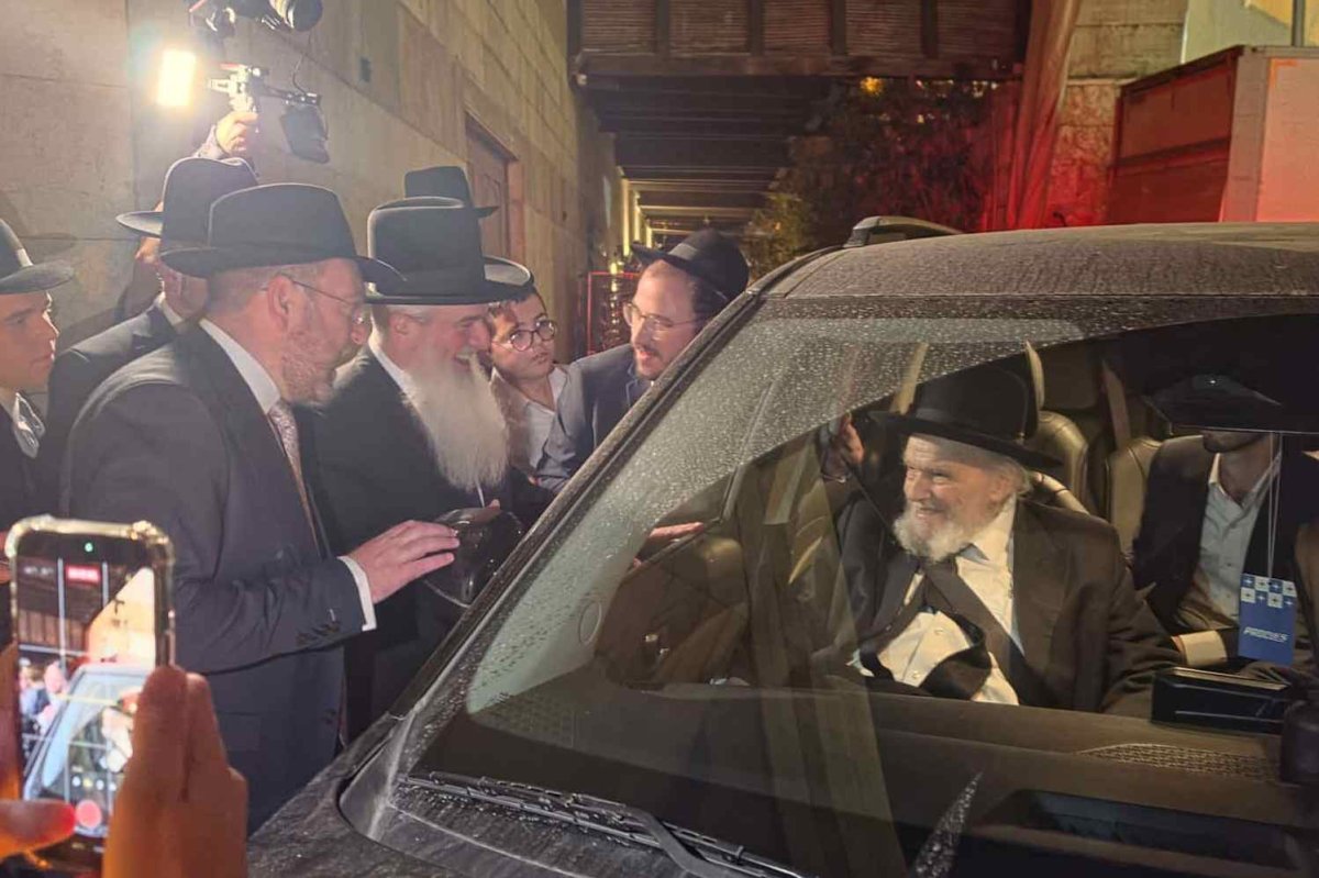 באדיבות המצלם