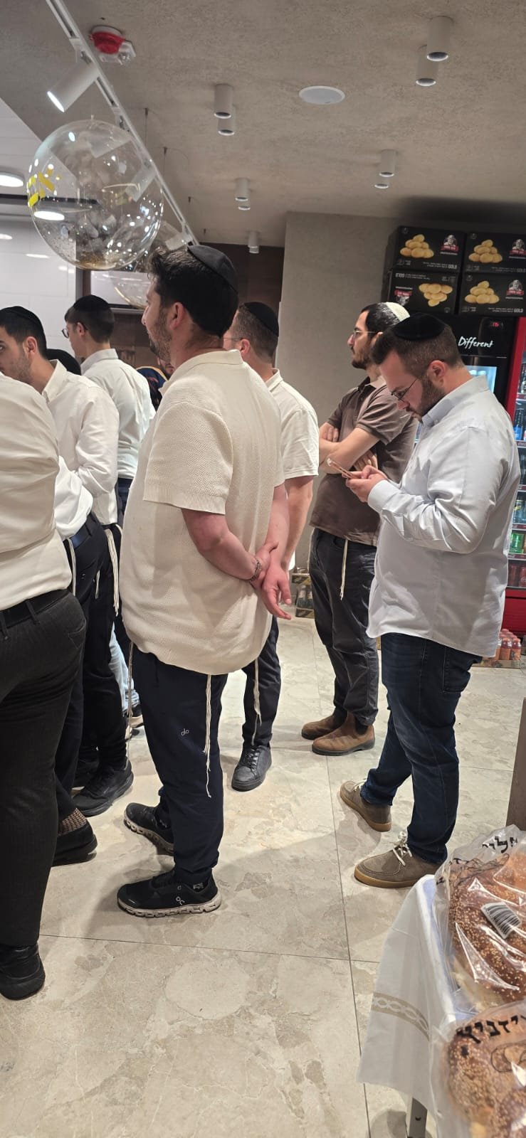 באדיבות המצלם