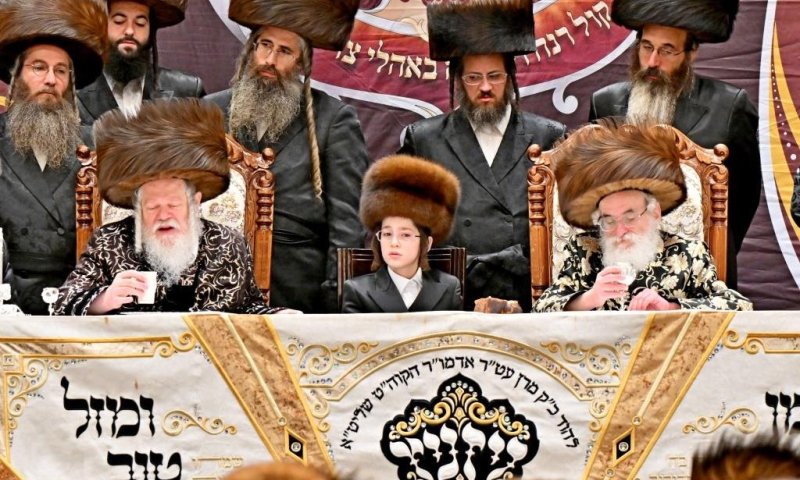 בר מצווה, הנחת תפילין וחבישת קולפיק לנכד האדמו"רים מויז'ניץ ופרמישלאן