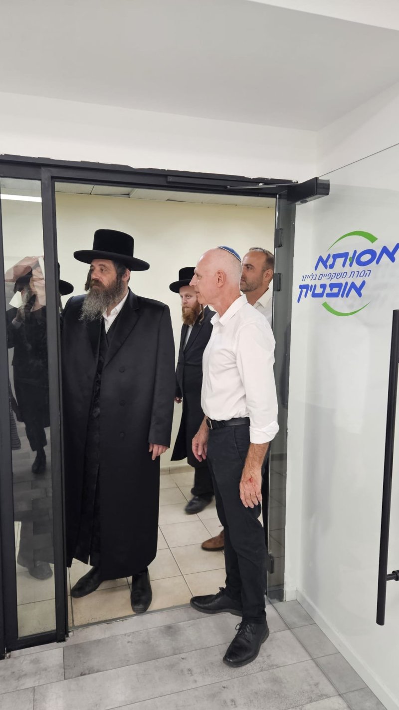 באדיבות המצלם