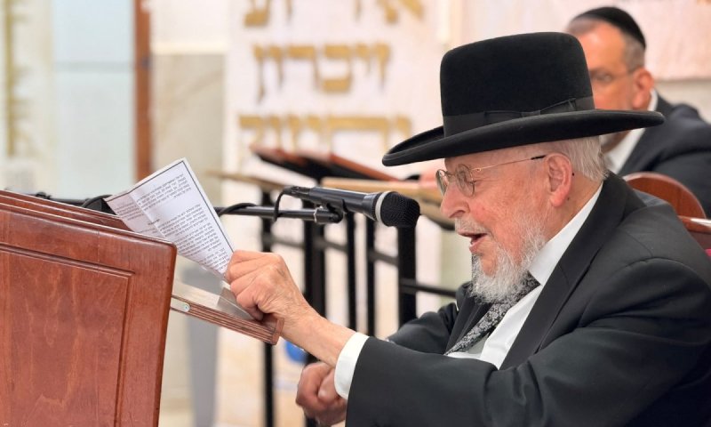 ״תלמדו בחיות ובשמחה״: ראש הישיבה הגר"י אזרחי במעמד מיוחד בישיבת ״נשמת התורה״