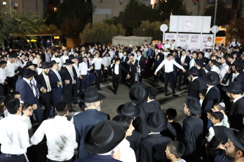 באדיבות המצלם
