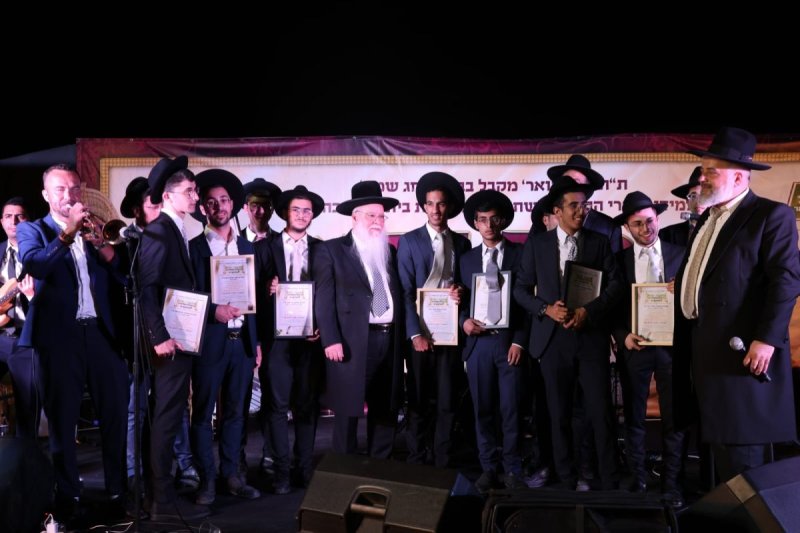באדיבות המצלם
