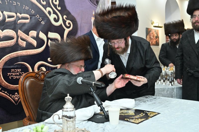באדיבות המצלם
