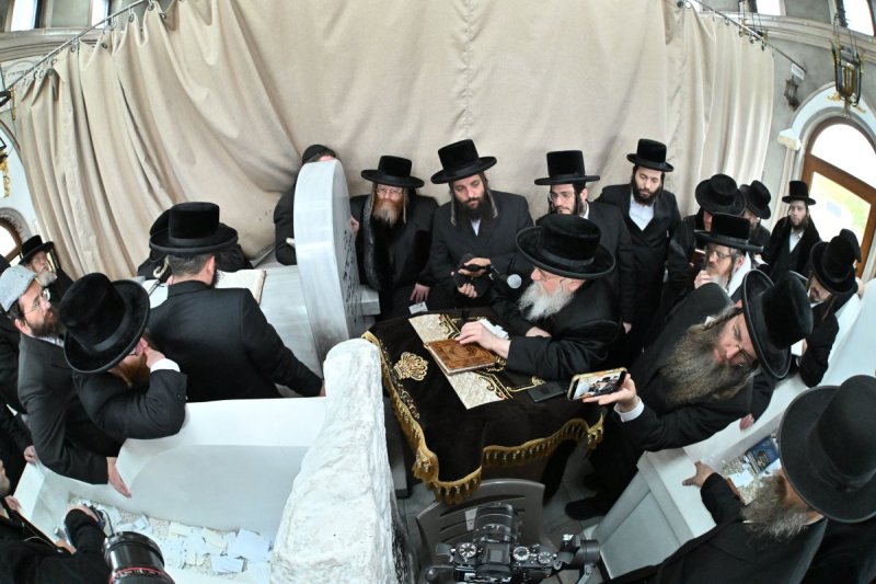 באדיבות המצלם