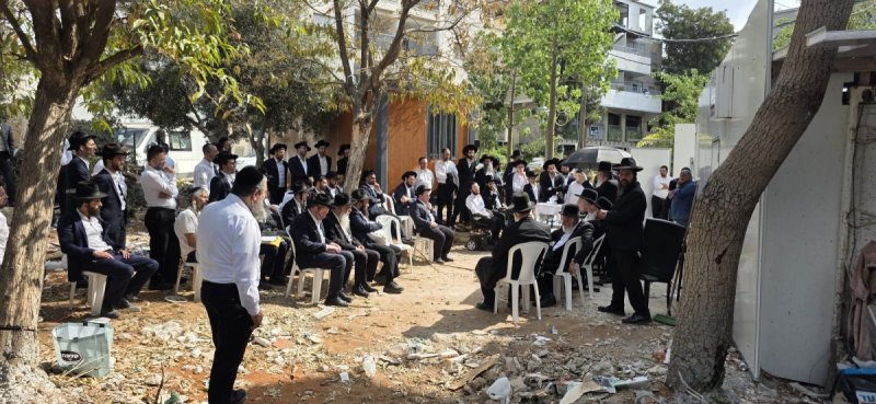 באדיבות המצלם