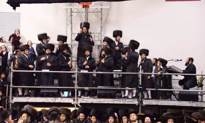 האם זה סופו של ארגון "ויזמרו לשמך"? שליח הרבי נפגש עם הזמר
