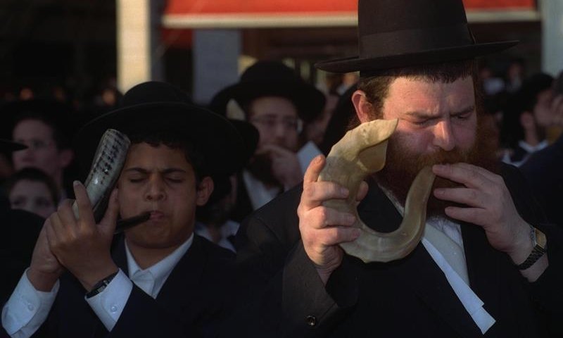 סוף לסאגה: עצרות התפילה שתוכננו לחמישי ברחובה של עיר, בוטלו